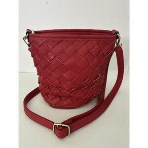 Red Weaved Leather Crossbody Sling Bag Boho-chic Durable Zip Closure Gold Hrdwr